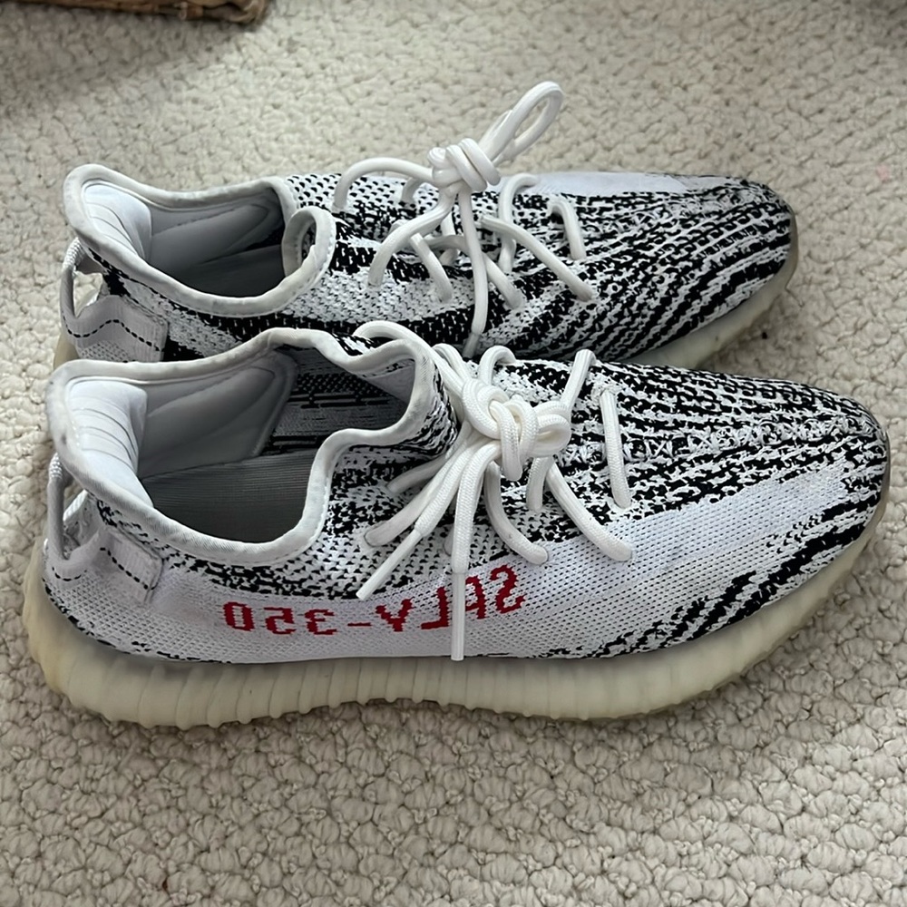 Yeezy Boost 350 V2 Zebra